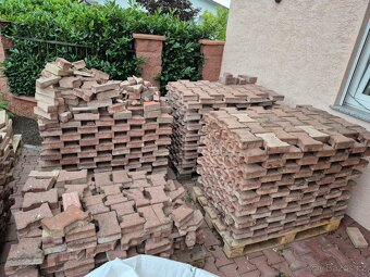 Zámková dlažba kost červená – 200 x 165 x 55 mm (65 m2) - 3
