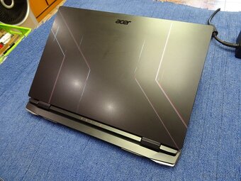 Zánovní herní notebook Acer Nitro 5 RTX 4060 8GB - 3