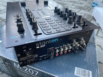 Mixážní pult Stanton M.207 - 3