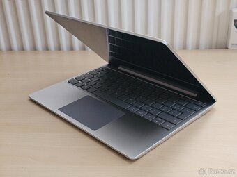 Microsoft Surface Laptop Go (1st Gen) 256GB (Stav A) - 3