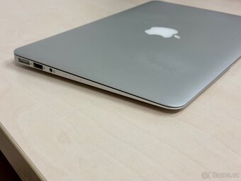 Apple MacBook Air 11” - Early 2015 - 3