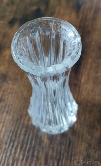 Váza z lisovaného skla - Adolf Matura - 3