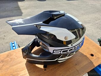 Helma s brýlemi - 3