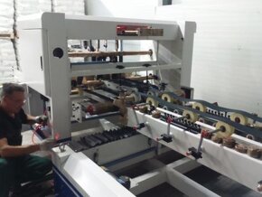 Lepička kartónových krabíc - 3