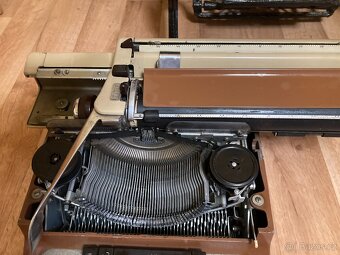 Mechanický psací stroj Consul - 3