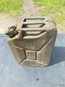 Prodám vojenský kanystr 20L - 3