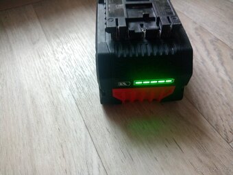 Akumulátor - baterie Bosch 18V 8 Ah - 3