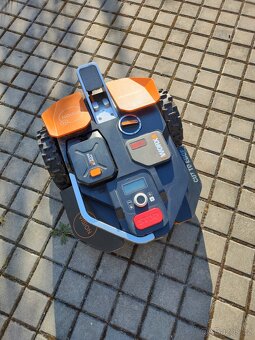 Roborická sekačka Worx Landroid Vision M800 - 3