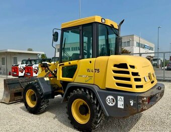 KLOUBOVÝ NAKLADAČ KOMATSU WA 75 - 3