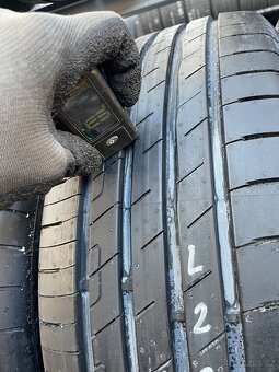 4ks Good Year 215/55 R18 - 3