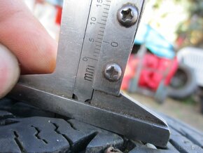 Pneu zimní 205/60 R16 96H - 3