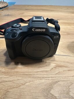 Canon EOS R50 + 2 objektivy (18–45mm IS STM + 50mm f/1.8 STM - 3