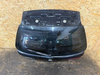 PÁTÉ DVEŘE KUFRU ALFA 159 - 3