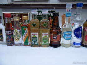 minilahvičky s alkoholem, 22 ks a jedno balení nerozbalené - 3