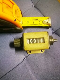 Držák vlajky na zeď,počítadlo zdvihu,panty na štafle - 3