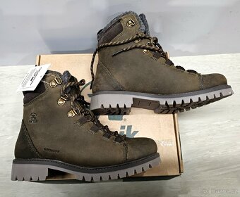 NOVÉ KVALITNÍ DÁMSKÉ ZIMNÍ BOTY KAMIK PC 3800,- - 3