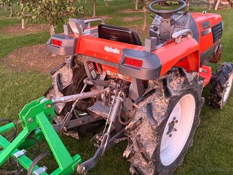 Kubota T220 - 3