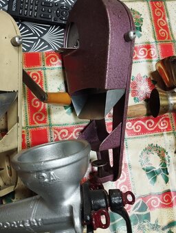 Staré mlýnky na nudle, mák, kávu a strouhanku - 3