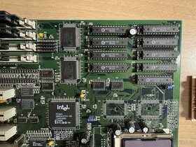 QDI P5I437P410/FMB Socket7 + Pentium 120MHz + 4xRAM + Cooler - 3
