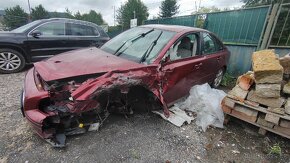 Předám Volvo S40 na díly. - 3