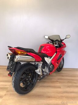 Honda VFR 800 VTEC - 3