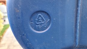 Plastové sudy 35l se sponou - 3