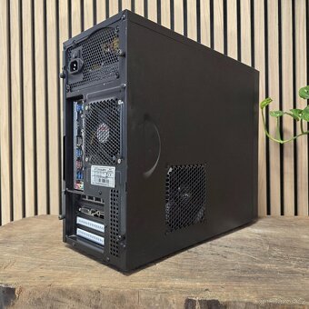 PC - R3 2200G / 16GB RAM / RX 580 8GB / 250GB SSD+ 1TB HDD - 3