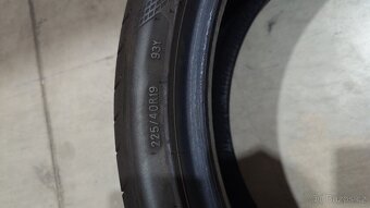 Prodám Goodyear 225/40R19 - 3