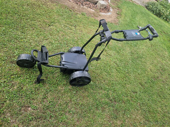 Dámský golfový set - elektrický vozík, driver a hybrid Cobra - 3