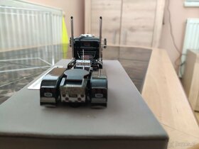 1/50 Autocar DC - 75 T Howard Trucking Midnite - 3