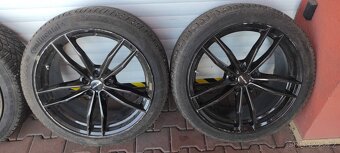 TESLA Y sada kol s pneu - 3