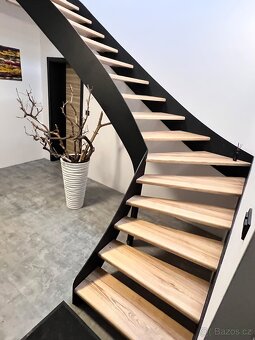 Zakázková kovovýroba–schodiště, brány, ploty sklepní kóje - 3