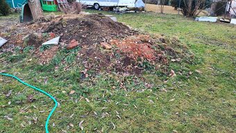 Jílovitá zemina cca 8-9 m3 - 3