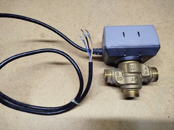 Třícestný ventil se servopohonem - 3