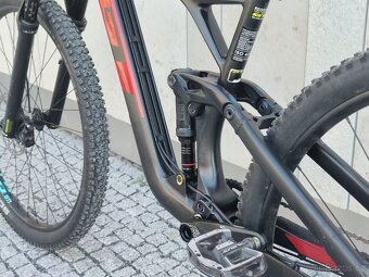 GT Sensor 29 Carbon Elite roku 2019 - 3