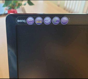 Benq GL2450 -24palců - 100% funkční . Rozlišení: 1920 x 108 - 3