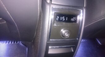 PRODÁM ŠKODA SUPERB 2.0 TDI 125KW R.V. 20122012 - 3