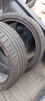 205/40 r18 - 3