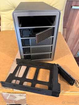 ORICO / Yottamaster box 5-bay HDD, 3.5"/2.5", USB 3.0 - 3