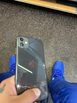 iPhone 11 - 3