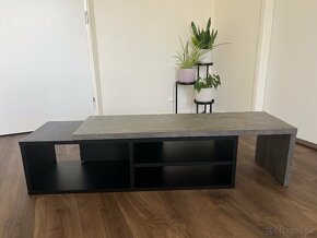 DESIGNOVYNABYTEK betonově šedý TV stolek - 3
