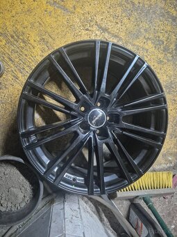 5x112 235/40 r19 - 3