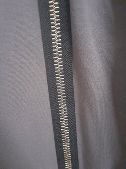 Krásné zimní šedé šaty značky Dmania, XL - 3