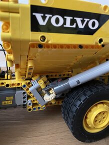 LEGO Technic 42114 Kloubový dampr Volvo 6x6 - 3