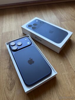 Apple iPhone 17 Pro 256GB modrý - 3