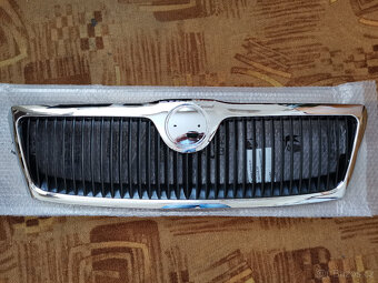 Přední maska Octavia 2,mřížka Octavie 2 - NOVÁ - 3