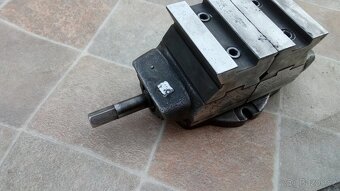 Prizmatický svěrák 125 - 3