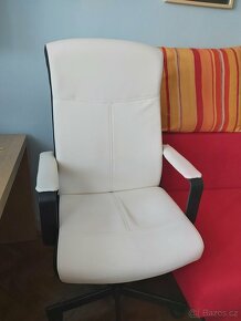 IKEA MILLBERGET Otočná židle, bílá - VELMI DOBRÝ STAV - 3