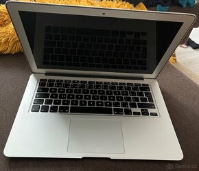 Apple MacBook Air 13" komplet vč. stříbrného pouzdra - 3