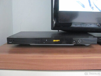 LED TV SAMSUNG 42" - 107cm + DVBT2 + DVD - 3